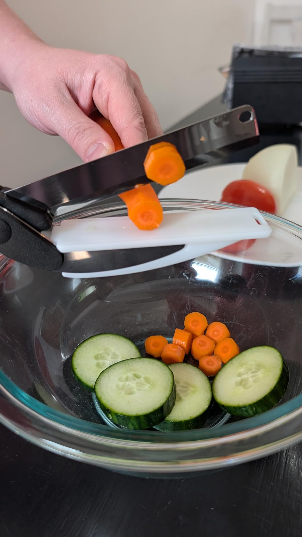 2-in-1 Kitchen Scissors with Cutting Board | CutEase™ Food Prep Tool